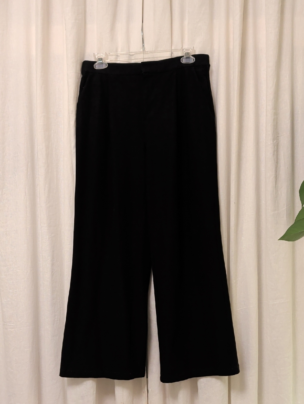 Vuori Black Wide-Leg Women's Pants